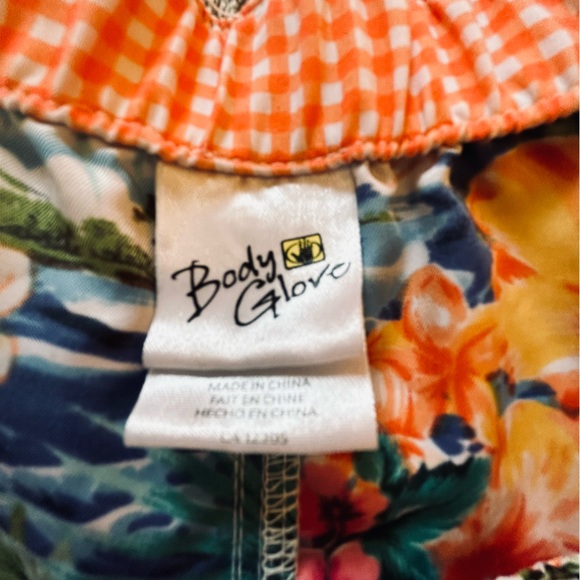 Body Glove tropical flower shorts zipper back pocket Size XL - Picture 3 of 7